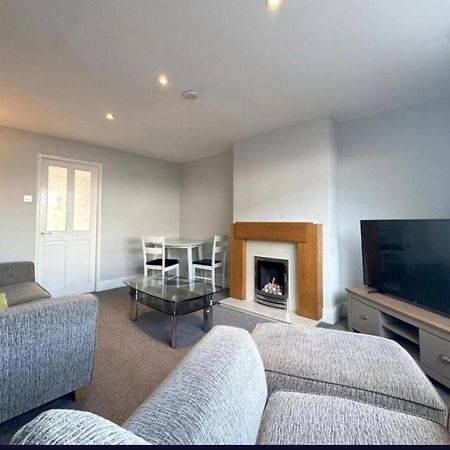 Apartamento Cosy Brighouse 3 Bed House-Great For Contractors Exterior foto