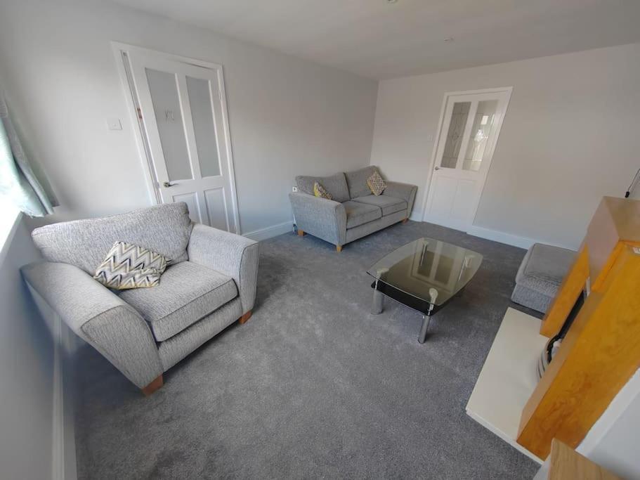 Apartamento Cosy Brighouse 3 Bed House-Great For Contractors Exterior foto