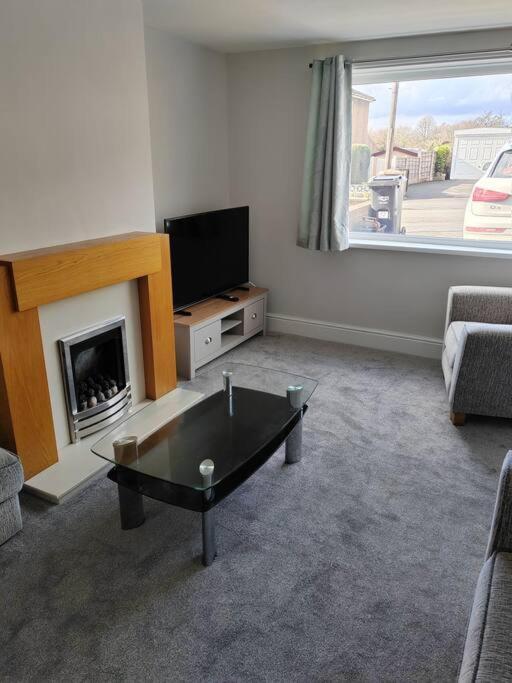 Apartamento Cosy Brighouse 3 Bed House-Great For Contractors Exterior foto