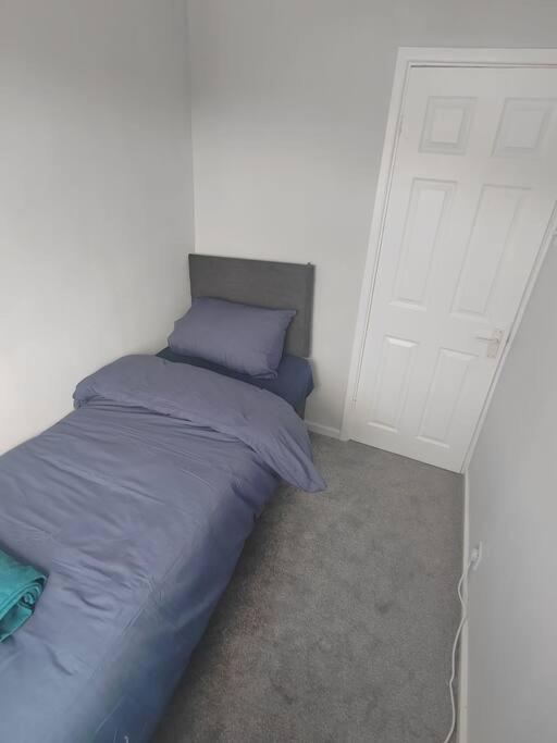 Apartamento Cosy Brighouse 3 Bed House-Great For Contractors Exterior foto