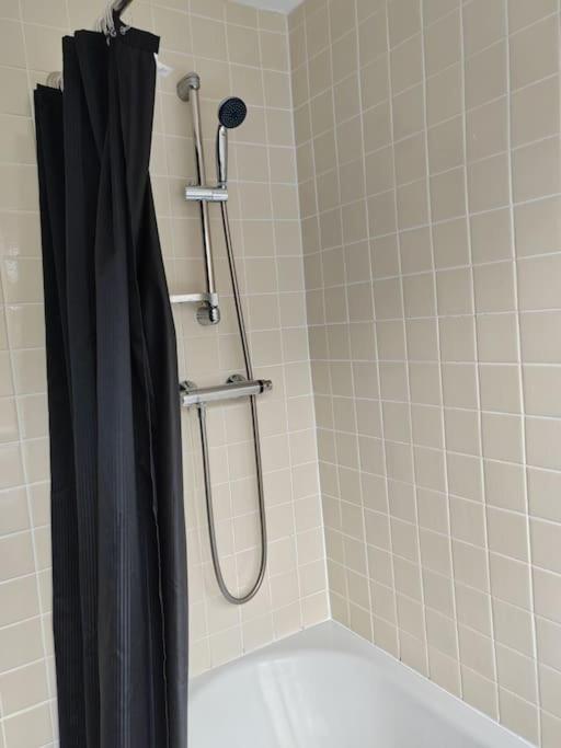 Apartamento Cosy Brighouse 3 Bed House-Great For Contractors Exterior foto