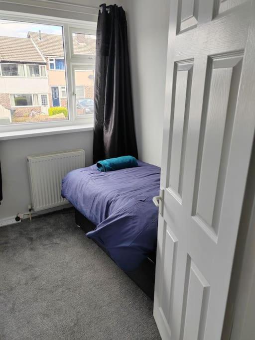 Apartamento Cosy Brighouse 3 Bed House-Great For Contractors Exterior foto