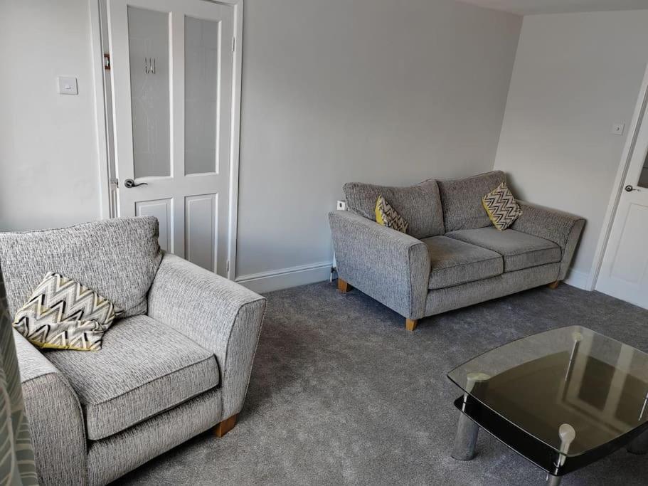 Apartamento Cosy Brighouse 3 Bed House-Great For Contractors Exterior foto