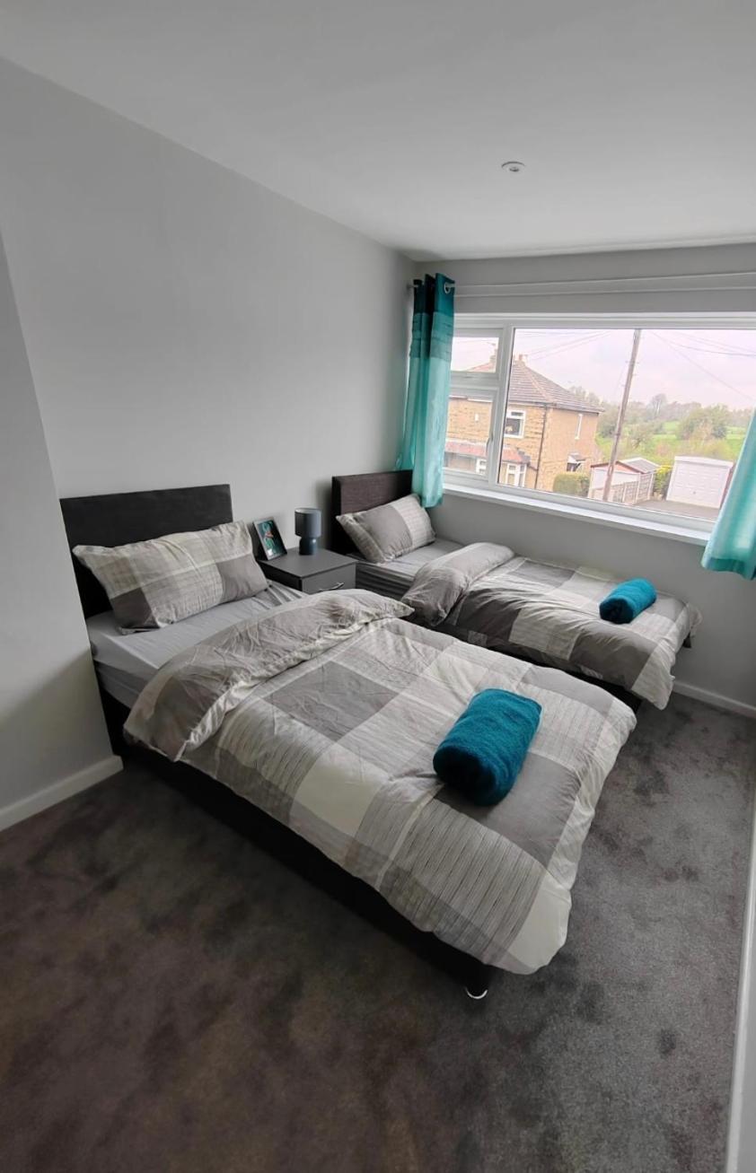 Apartamento Cosy Brighouse 3 Bed House-Great For Contractors Exterior foto